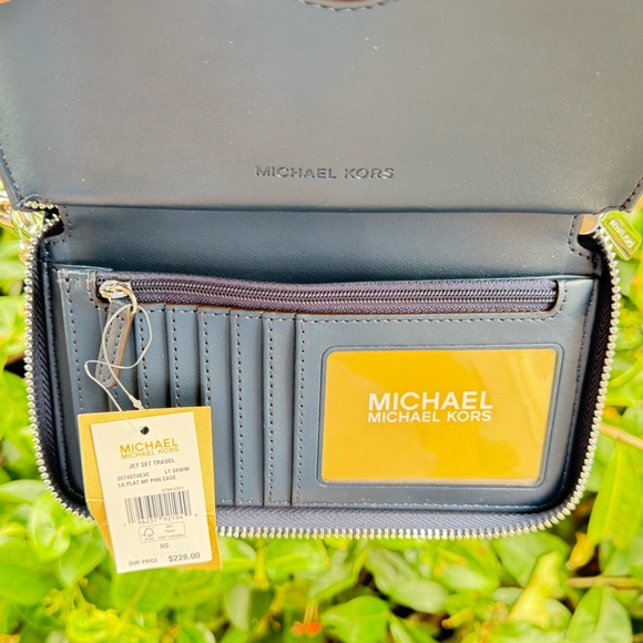 Michael Kors Jet Set Travel Multifunction Phone Wallet Light Denim - Picture 5 of 12